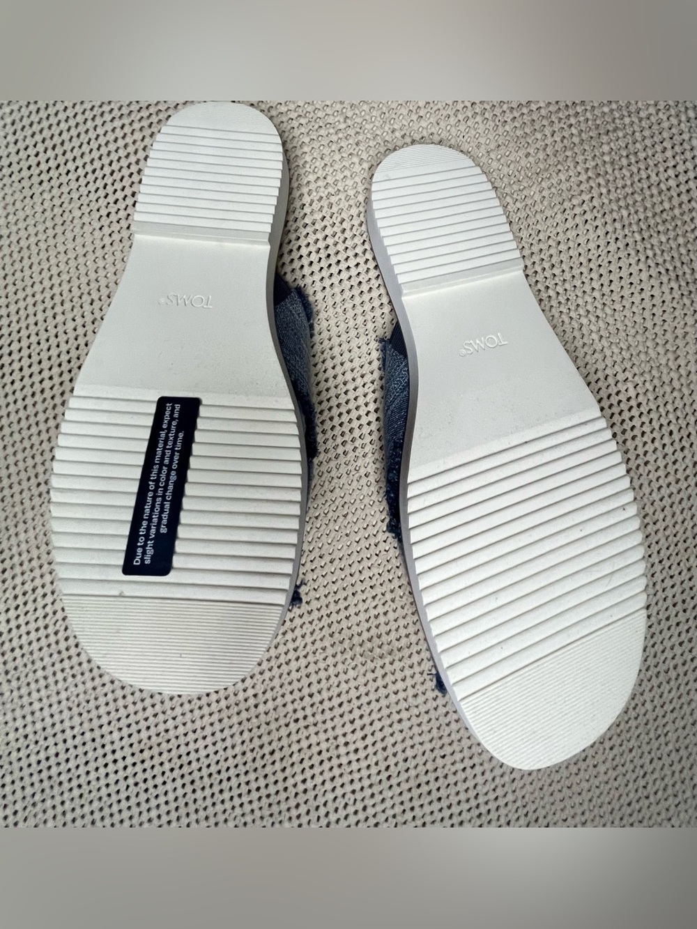 Toms Women's Denim Frayed Crossband Slide Sandals size 8